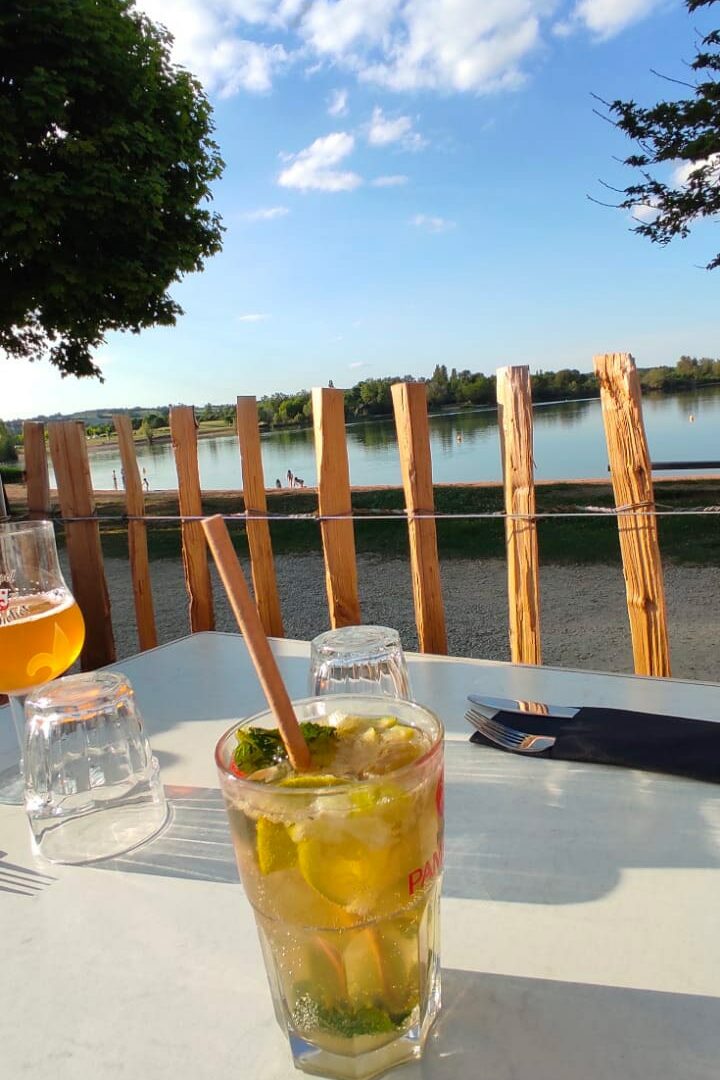 bistro-de-la-plage-domaine-de-saint-cyr-1-min bistro-de-la-plage-domaine-de-saint-cyr-1-min