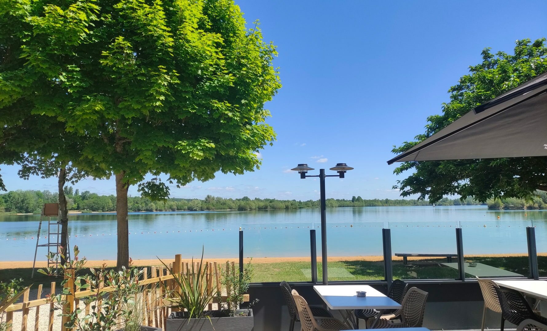 bistro-de-la-plage-domaine-de-saint-cyr-3-min bistro-de-la-plage-domaine-de-saint-cyr-3-min