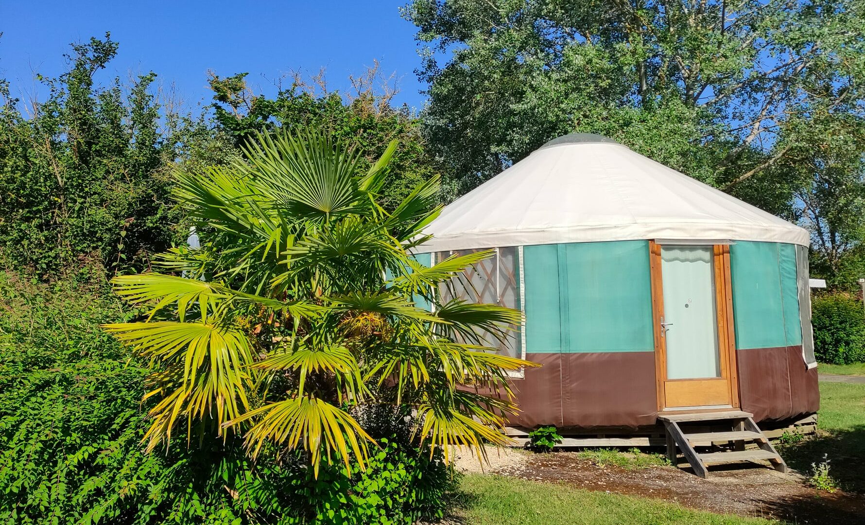 camping-lac-de-saint-cyr-1-min camping-lac-de-saint-cyr-1-min